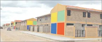  ??  ?? Así se veían los bloques en la villa de la Costanera cuando se inauguró en febrero de 2015.