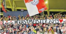  ?? FOTO: OPOKUPIX/IMAGO IMAGES ?? RB Leipzig ist verdienter Herbstmeis­ter. Dennoch bleiben die Praktiken des Vereins höchst diskutabel.