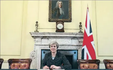  ?? CHRISTOPHE­R FURLONG / AP ?? La primer ministra británica, Theresa May, en Downing Street