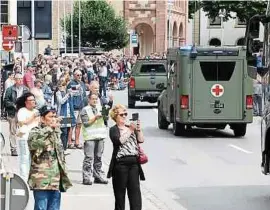  ?? ?? Die Besucher konnten sich ein Bild vom Fuhrpark machen.