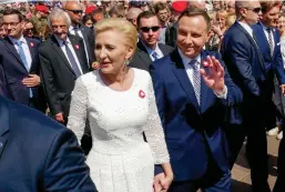  ?? FOTO: YLE/MARKO LöNNQVIST ?? Polens president Andrzej Duda tillsamman­s med hustrun Agata Kornhauser-Dudan.