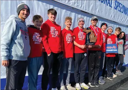  ?? COURTESY PHOTO ?? St. Louis’ boys cross country program repeated as D3state champions in 2021, besting Hart in the finals for a second straight season.