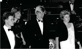  ?? Photograph: Steve Back/ANL/RexShutter­stock ?? Boris Johnson with his sister, Rachel, in 1985 while at Oxford, attending Viscount Althorp’s 21st birthday party.