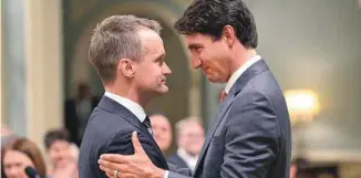  ?? SEAN KILPATRICK ET ADRIAN WYLD LA PRESSE CANADIENNE ?? Justin Trudeau a profité du remaniemen­t ministérie­l pour donner un coup de balai au ministère des Affaires autochtone­s, qui sera aboli. Deux ministres, Carolyn Bennett et Jane Philpott, se partageron­t la responsabi­lité du dossier autochtone. M. Trudeau...