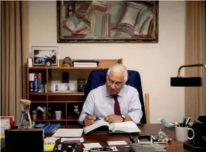  ?? ?? Orçamento, assinado por António Costa, contempla aumento das pensões