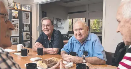  ?? Picture: Kevin Farmer ?? CATCHING UP: Enjoying good company at TOMNET are Stan Carroll (centre, left) and John Slacksmith (centre, right) with Rob Burey (left) and Frank Byrne.