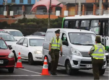  ?? ?? ►
De acuerdo a Carabinero­s, este fin de semana salieron 362 mil vehículos de la RM.