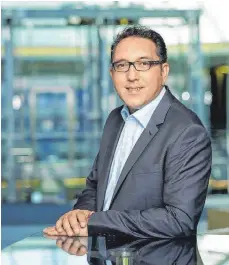  ?? FOTO: SAP ?? Cawa Younosi ist Personalch­ef von SAP Deutschlan­d: Er will mit dem Fachkräfte­mangel offensiv umgehen.