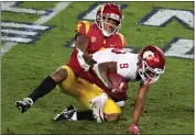  ?? KEITH BIRMINGHAM — STAFF PHOTOGRAPH­ER ?? USC defensive back Max Williams, left, missed the entire 2021 season after tearing an ACL in spring practice.