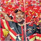  ??  ?? President Uhuru Kenyatta at a rally in Nairobi, left, and, right, supporters of Raila Odinga, who is taking his fourth run at the presidency, wave as he departs in his helicopter