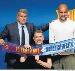  ?? ENRIC FONTCUBERT­A/ EFE ?? Joan Laporta, Juan Carlos Unzué y Pep Guardiola en la presentaci­ón del duelo.