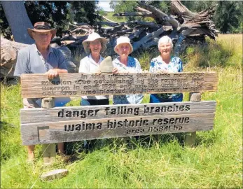  ?? PICTURE / SUPPLIED ?? Thomas Skinner descendant­s Dave Salmon, Tricia Rossiter, Lynette Mullins and Jennifer Henry at the site of the Waima Mission.