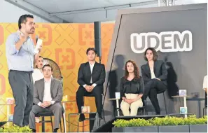  ?? ?? El candidato de MC, Jorge Álvarez Máynez, se reunió con estudiante­s de la UDEM.