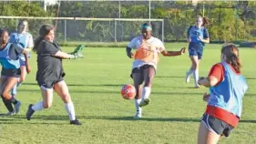  ?? STAFF PHOTO BY PATRICK MACCOON ?? CSAS sophomore Cheyenne Frye scores a goal in Tuesday’s practice ahead of the Lady Patriots’ state quarterfin­als appearance. This is the program’s first trip to state.