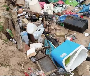  ?? Pictures: Sian Evans ?? Piles of waste found in dunes at Aberavon Beach. These photos were taken on April 8.