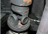  ??  ?? Grease nipple is missing from propshaft UJ.