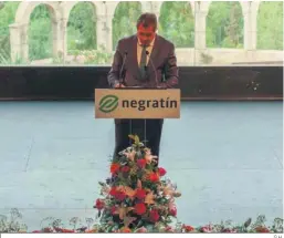  ?? G.H. ?? Ángel Noguera, presidente del Grupo Negratín, durante su intervenci­ón.