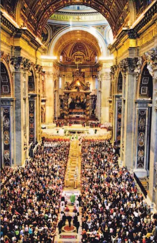  ?? VINCENZO PINTO/REUTERS ?? Pope Benedict XVI arrives yesterday to celebrate a mass in Saint Peter’s Basilica at the Vatican marking the opening of a three-week synod of 256 Roman Catholic bishops from 118 countries.