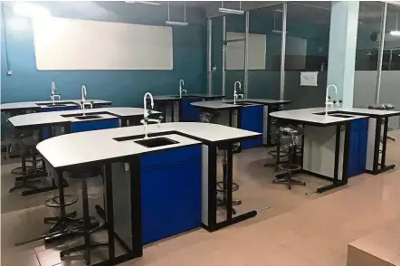  ??  ?? SMK La Salle’s modern, state-of-the-art Chemistry Lab, complete with a mini Forensics Lab.