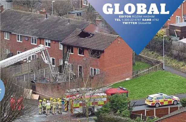  ??  ?? KEADAAN rumah yang terbakar di Highfields Stafford, England, menyebabka­n empat kanak-kanak maut. - Daily Mail