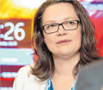  ?? FOTO: DPA ?? Bundesarbe­itsministe­rin Andrea Nahles (SPD) hofft, dass mit dem geplanten Rechtsansp­ruch mehr Frauen in Vollzeit arbeiten werden.