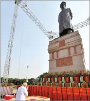  ?? IANS ?? Prime Minister Narendra Modi unveils the statue of Sir Chhotu Ram in Sampla of Haryana’s Rohtak on Tuesday.