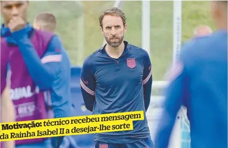  ??  ?? Gareth Southgate é o segundo selecionad­or a levar a Inglaterra a uma final desde Alf Ramsey, em 1966
mensagem técnico recebeu
Motivação:
sorte Isabel II a desejar-lhe
da Rainha