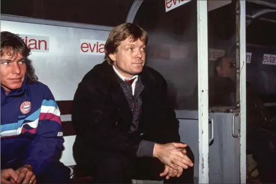  ?? FOTO: GETTY IMAGES ?? Søren Lerby var traener for det Bayern-hold, som løb ind i en regulaer øretaeve på Gentofte Stadion i 1991. Han nåede blot 153 dage i spidsen for det tyske storhold, før Erich Ribbeck tog over i marts 1992.