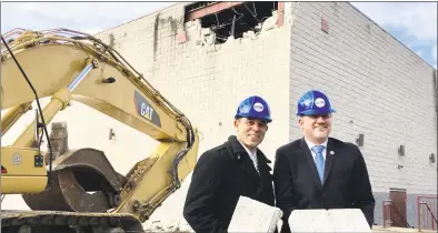  ?? Dan Haar / Hearst Connecticu­t Media ?? Rodney Butler, left, the Mashantuck­et Pequot chairman, and Kevin Brown, the Mohegan chairman, at a site in East Windsor where a new casino was proposed.