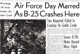 ??  ?? ABOVE LEFT: Project Blue Book’s Edward J Ruppelt. ABOVE RIGHT: A 1947 newspaper reports the crash of the aircraft carrying the Maury Island ‘debris’.