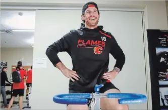  ?? JEFF MCINTOSH THE CANADIAN PRESS ?? Calgary Flames winger James Neal learned a lot about group chemistry during his short time in Vegas.