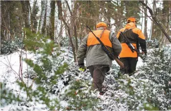  ?? GETTY IMAGES ?? Jusqu’à maintenant, Québec a réussi à convaincre les propriétai­res d’armes à feu d’enregistre­r 401 000 de leurs possession­s dans ce registre, a indiqué le ministère au Devoir cette semaine. C’est un quart à peine du 1,6 million d’armes à feu détenues actuelleme­nt par des Québécois.