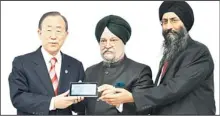  ??  ?? The Aakash-2 tablet computer is unveiled by United Nations Secretary General Ban Ki-moon (left), Hardeep Singh Puri (center), India’s Ambassador to the UN and Suneet Singh Tuli (right), CEO Datawind Nov 28, at UN headquarte­rs in New York. Datawind...