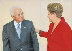  ??  ?? ASESOR. Mangabeira Unger junto a Dilma, de quien fue funcionari­o.