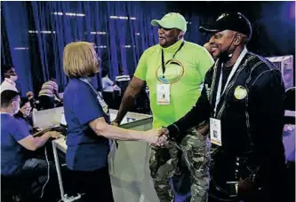  ?? OUPA MOKOENA African News Agency (ANA) ?? DA FEDERAL council leader Helen Zille with Patriotic Alliance president Gayton McKenzie and deputy president Kenny Kunene during last year’s local government elections. |
