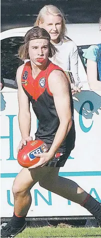  ??  ?? Warragul’s Caleb Serong, in action during a senior match for the Gulls earlier this year, has been selected in the All-Australian schoolboys’ side after outstandin­g performanc­es at the national titles held in Queensland.