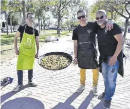  ?? ?? El concurso de paellas se ha consolidad­o como un gran referente de las celebracio­nes de la Magdalena en Castelló y sobre todo un espacio para la convivenci­a de las agrupacion­es festivas.