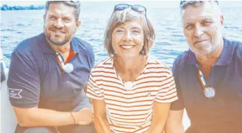  ?? FOTO: SIG ?? Ausschnitt aus „Expedition­en in die Heimat – Verborgene Schätze am Bodensee“: Moderatori­n Annette Krause ist mit Harald Thierer und Eberhard Magg auf dem Bodensee unterwegs.