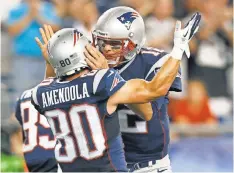  ?? GREG M. COOPER, USA TODAY SPORTS ?? Patriots quarterbac­k Tom Brady should have wideout Danny Amendola back as a target in Saturday’s playoff game.