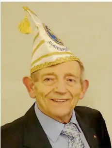  ?? FOTO: GERHARD SEITZ ?? Dieter Karthein 2019 als Ehrenpräsi­dent im Verband Saarländis­cher Karnevalsv­ereine (VSK) – er starb voriges Jahr mit 84 Jahren.