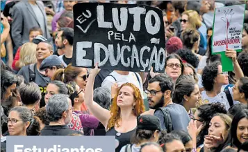  ?? Nelson almeida / afp ?? • Para Jair Bolsonaro, los estudiante­s son utilizados por la ‘ideología marxista’.