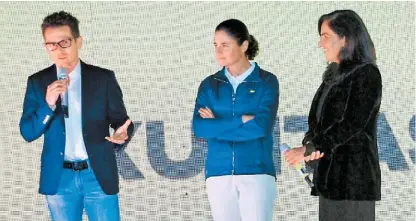  ?? LEONEL ROCHA ?? Francisco González Albuerne, con Lorena Ochoa y Lily Álvarez.