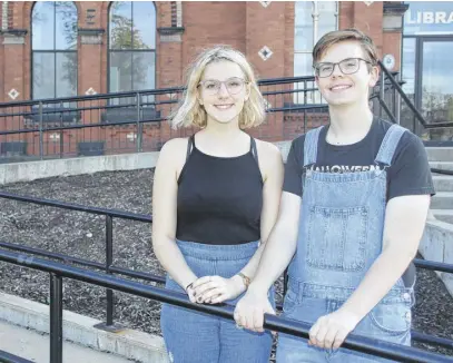  ?? LYNN CURWIN/TRURO NEWS ?? Dallace Pash and Jacob Mckiel are worried about the environmen­t. The Grade 11 students are trying to make people more aware of the need for change.