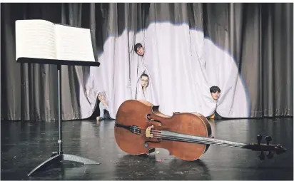  ?? FOTO: DETLEF ILGNER ?? Beim Lampenfieb­er-Training haben Oskar Isetze, Felix Arns, Melina Buchkremer und Frederik Abts gelernt, wie sie mit ihrer Aufregung umgehen können.