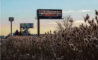  ?? Todd Heisler/New York Times ?? A billboard reads “Fentanyl Kills” in Wisconsin. Secretary of State Antony Blinken led a virtual meeting of a global coalition of nations Friday aiming to end the threat of synthetic drugs.
