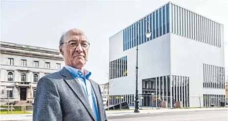  ?? FOTO: IMAGO ?? „Wir sind ein Störfaktor und das ist gut so“: Gründungsd­irektor Dr. Winfried Nerdinger vor dem NS-Dokumentat­ionszentru­m.