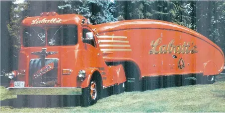  ??  ?? The 1947 Streamline­r’s cab-over-engine tractor had a beautifull­y curvaceous shape, with the rear end sweeping down in a steep unbroken line to fully skirted dual wheels. One restored model still exists, and is owned by Labatt Brewing Co.