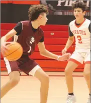  ?? PDN photo by David Seeley ?? Pocola’s Jaxon Adcock looks for an opportunit­y against Poteau on Tuesday in the quarterfin­als.