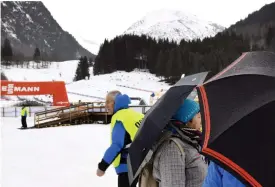  ?? FOTO: LEHTIKUVA/MARKKU ULANDER ?? Onsdagens tävlingar i Tour de Ski i Oberstdorf ställdes in på grund av vinden. DAGENS HåLLTIDER I NULäGET: Klockan 11.15: 10 km fristil, damer, masstart. Klockan 12.15: 15 km fristil, herrar, masstart.