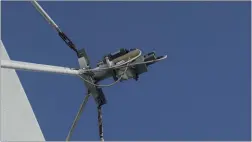  ??  ?? Ausgangssi­tuation: Von den LNBs dieser Antenne sind es zum Receiver rund 50 Meter. Ohne Verstärker tritt im Ku-Band eine zu hohe Dämpfung auf